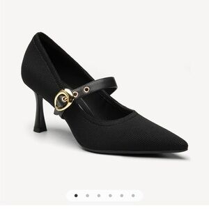 BNIB Cosy Island EternalPace Removable Strap Pointed Toe Heeled Pumps, black